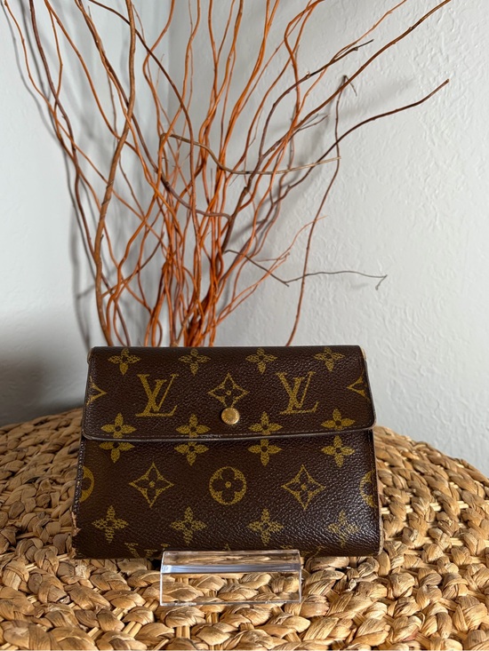 Louis Vuitton Handbags - LOUIS VUITTON MONOGRAM FOLDED CONTINENTAL WALLET